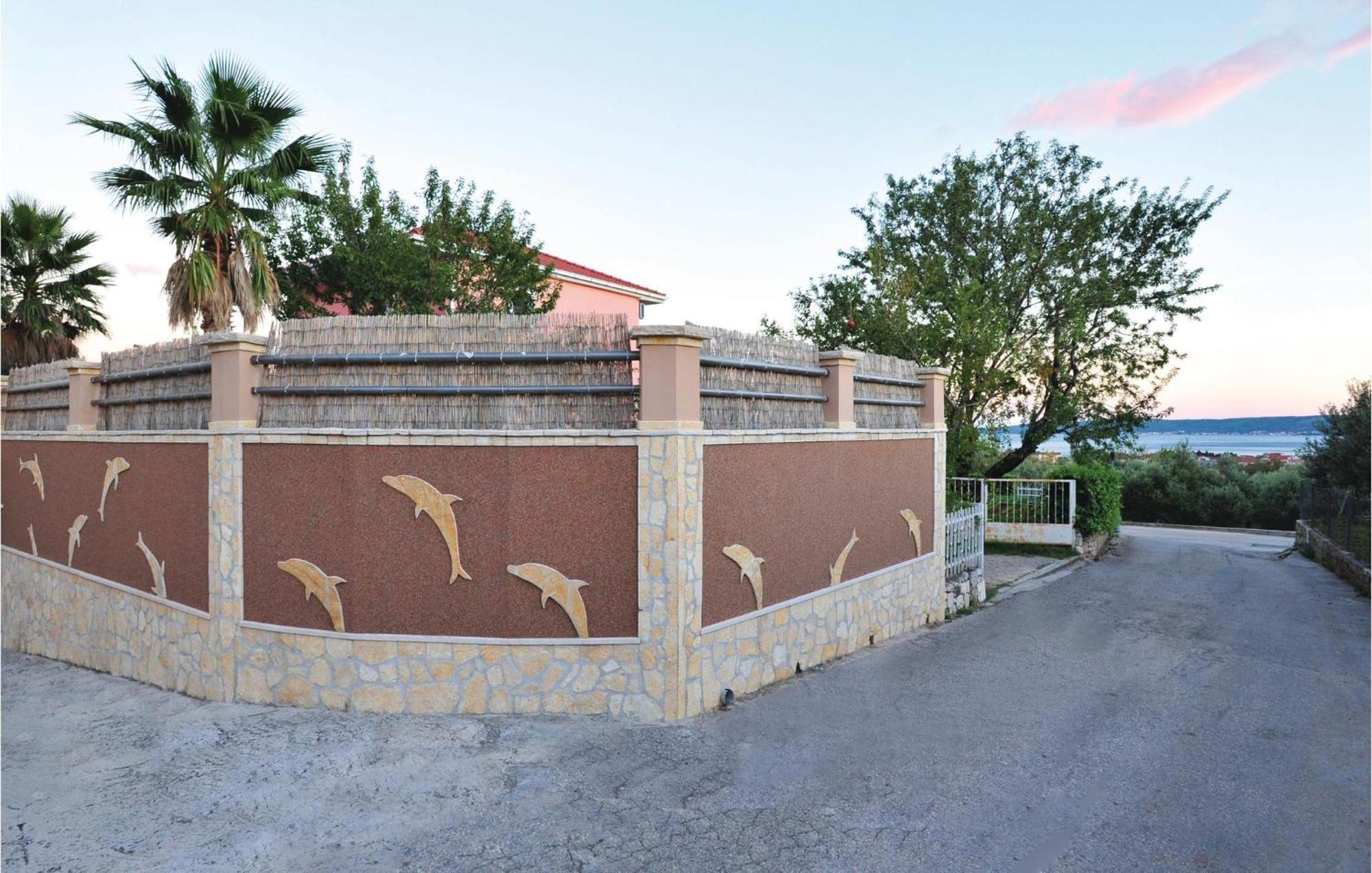 Amazing Home In Kastel Stari With House Sea View Kastela Luaran gambar